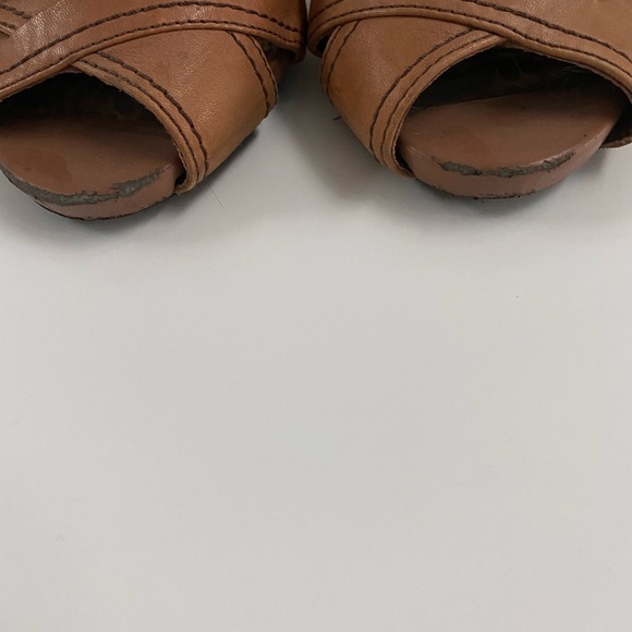 Indigo Brand Tan Heels - Picture 4 of 7